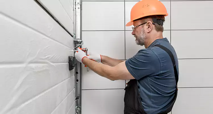 Emergency Garage Door Repair in Greenacres, FL