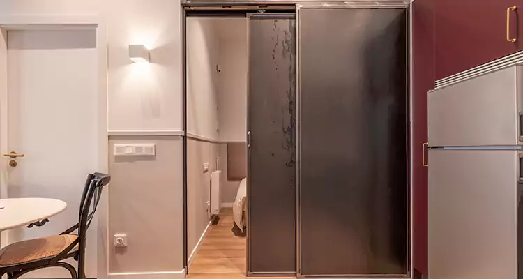 We Fix Closet Sliding Door in Greenacres, FL 