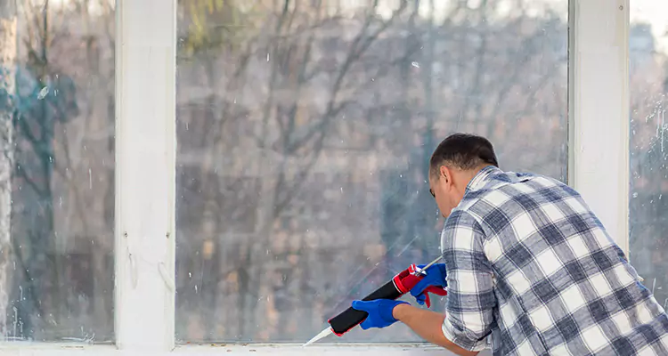 Quality Sliding Shower Door Repair for Closing Issues in Greenacres, FL