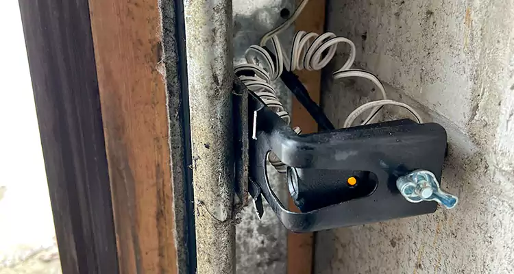 Fix Broken Garage Door Sensor in Greenacres, FL