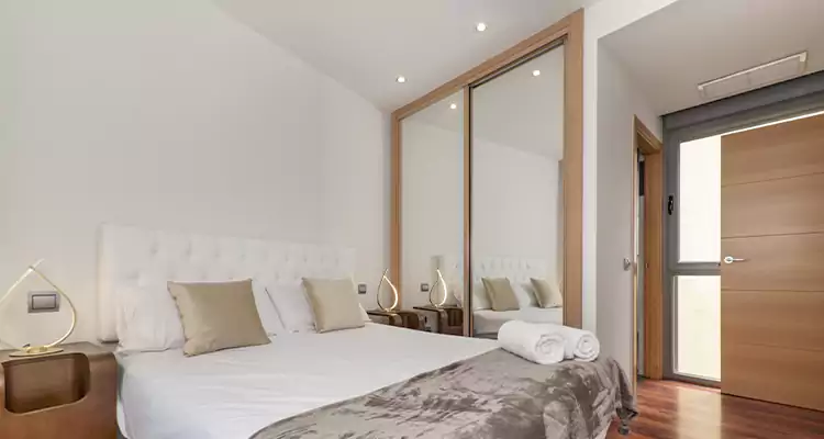 Sliding Wardrobe Door Mirror Replacement in Greenacres, FL